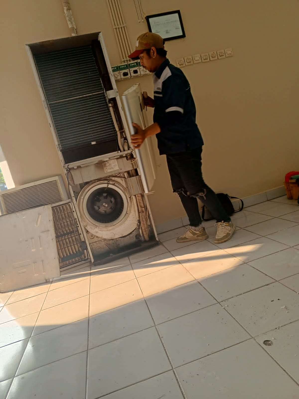 perawatan ac teknisi ac perbaikan ac service ac jatinegara service ac floor standing